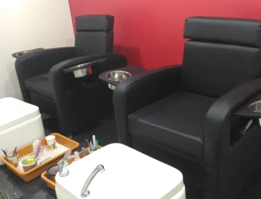 Alpha Beauty Unisex Salon